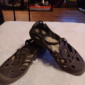 JBU women's memory foam walkers size 8